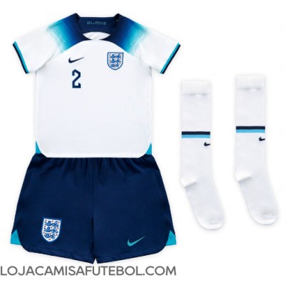 Camisa de Futebol Inglaterra Kyle Walker #2 Equipamento Principal Infantil Mundo 2022 Manga Curta (+ Calças curtas)